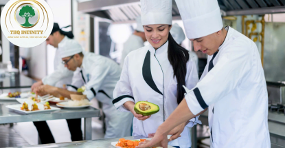 NAM PHỤ BẾP NHÀ HÀNG TÂY