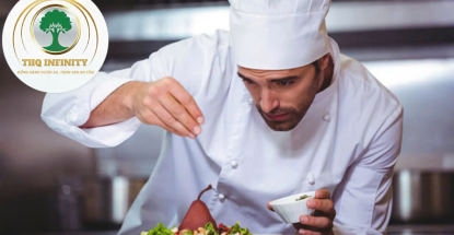 ĐẦU BẾP VÀ PHỤ BẾP